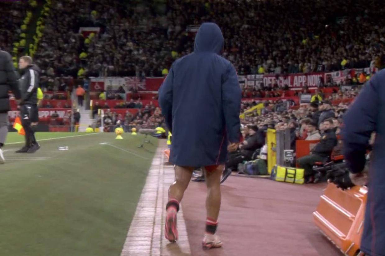 曼联4250万中锋冬窗离队已不可避免！用心灵鸡汤自勉，英意球队争夺